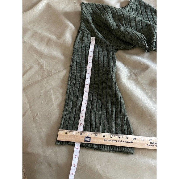 No Comment Women's Green Scoop Neck Bell Sleeve Pollover Knit Sweater Cropped XS - Picture 8 of 8